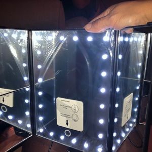 Vanity Mirror tri-fold New